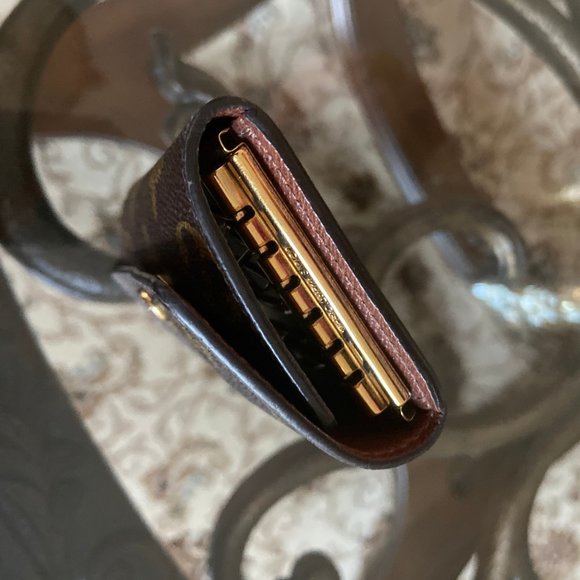 Louis Vuitton 6 Key Holder in Monogram - Picture 3 of 12